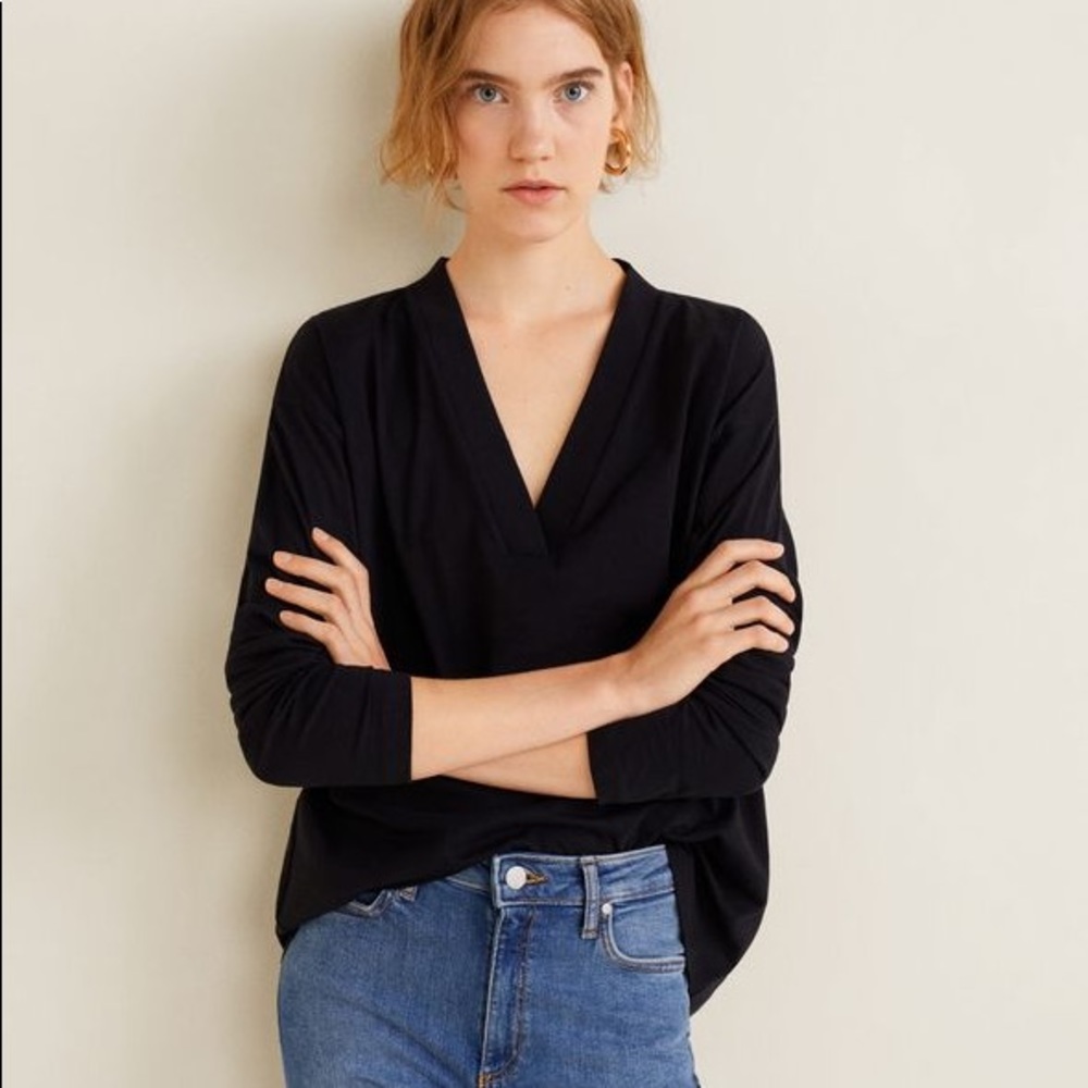 JUSTFAB - Long Sleeve V-neck Tee - NEW